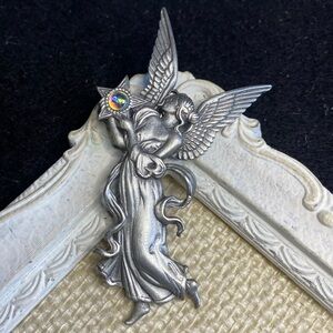JJ Vintage Angel Brooch Pewter